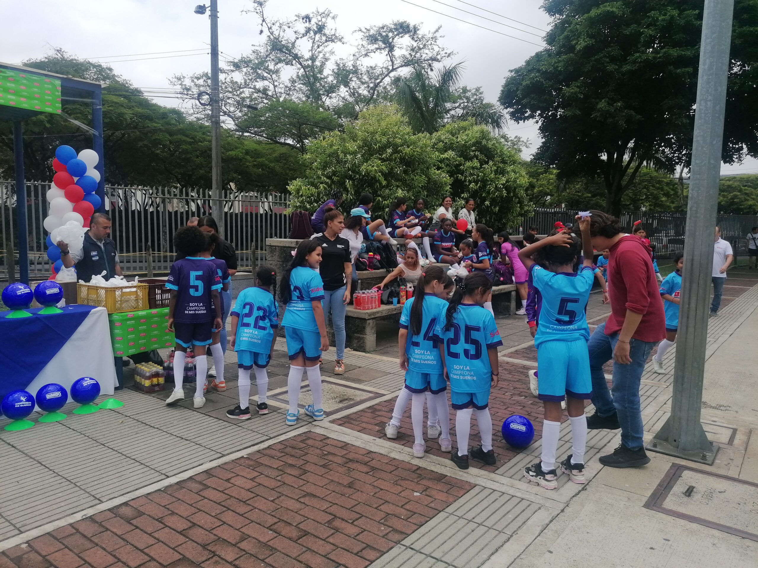 Lee más sobre el artículo LAS NIÑAS Y ADOLESCENTES DE LA COMUNA 20 DE CALI SON AHORA “CAMPEONAS DE SUEÑOS”